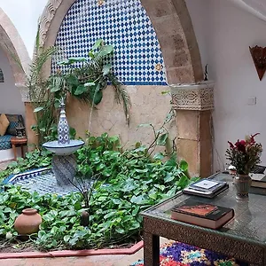 Dar Rahaothello Bed and breakfast